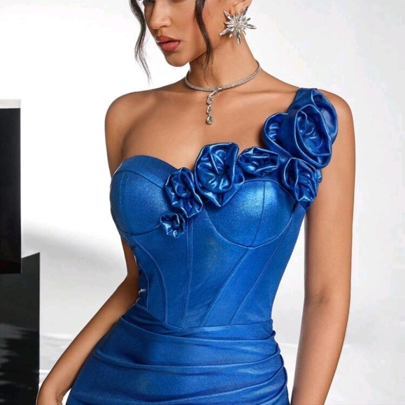 Elegant Oblique Shoulder Floral 3D Cup Fishbone Waistline Ruffle Bodycon Dress - Picture 1 of 5